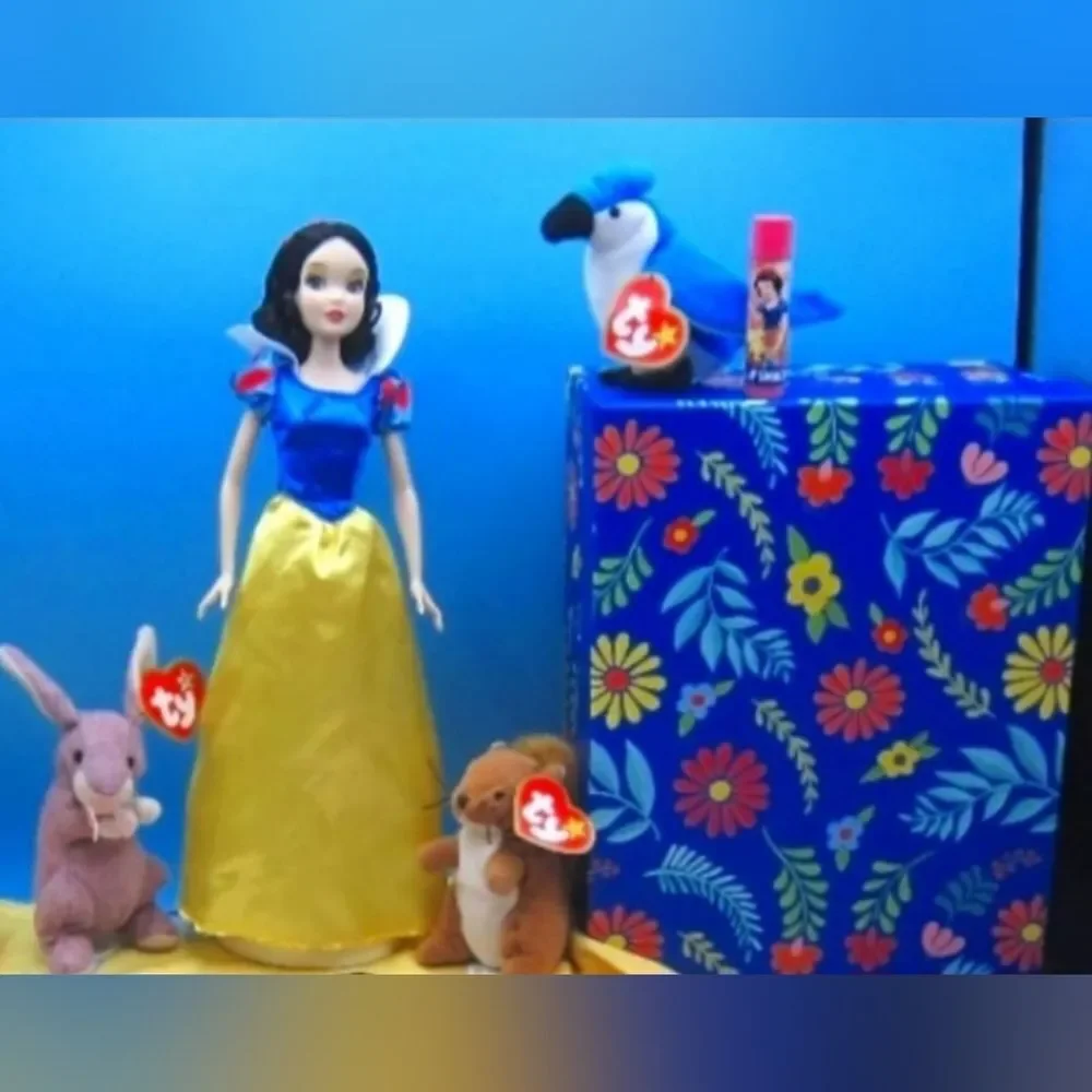 Disney Princess Snow White doll Gift Set Lipsmackers Ty teenie beanies